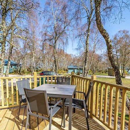 Thistle Lodge 21 With Hot Tub Belladrum Bagian luar foto